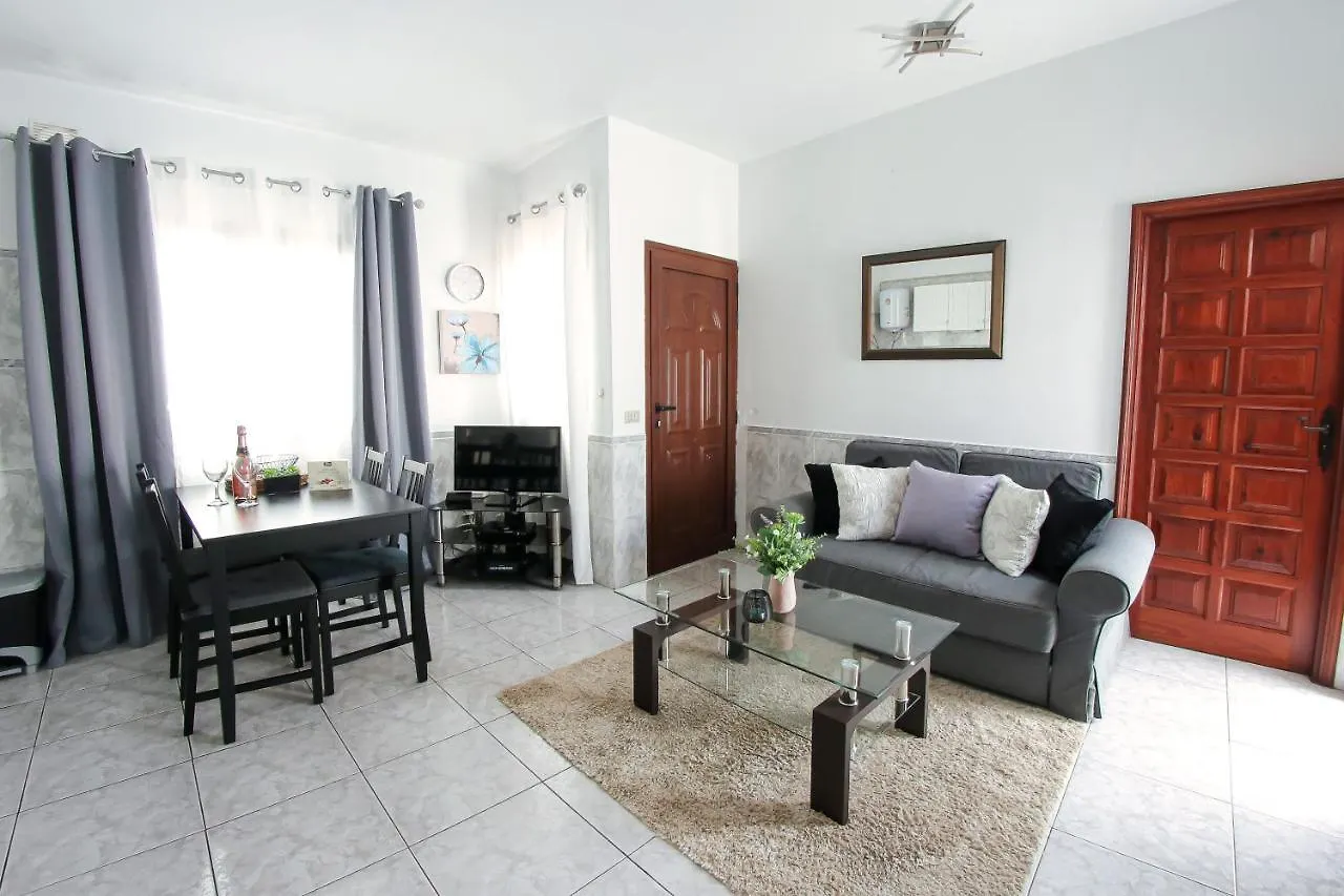 Cozy Spacious Home With Pool And Strong Wi-Fi Chayofita, 6B Arona  Holiday home