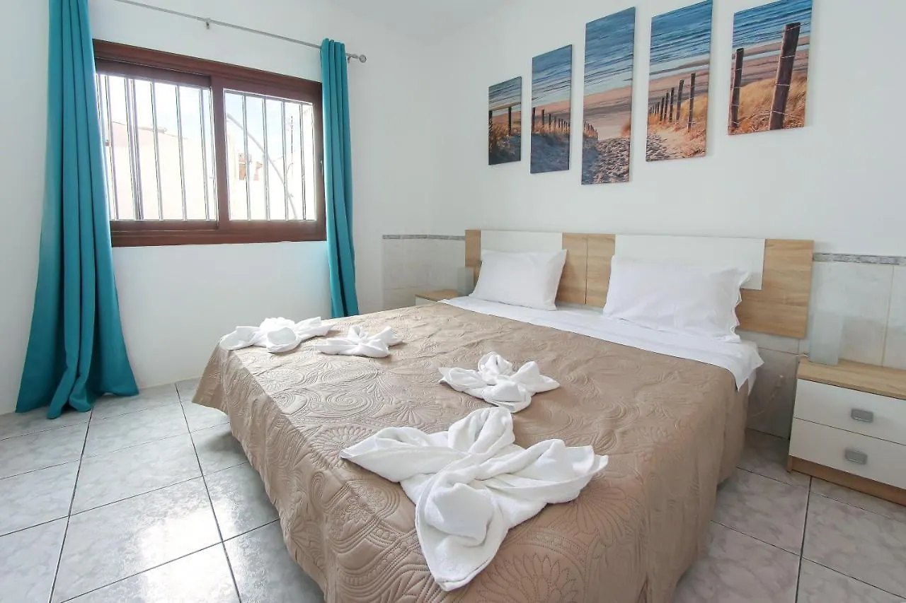Cozy Spacious Home With Pool And Strong Wi-Fi Chayofita, 6B Arona  0*, Arona (Tenerife) Spain